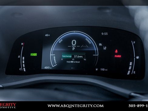 Used 2025 Toyota Camry SE image 19