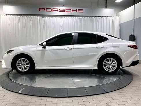 Used 2025 Toyota Camry LE image 2