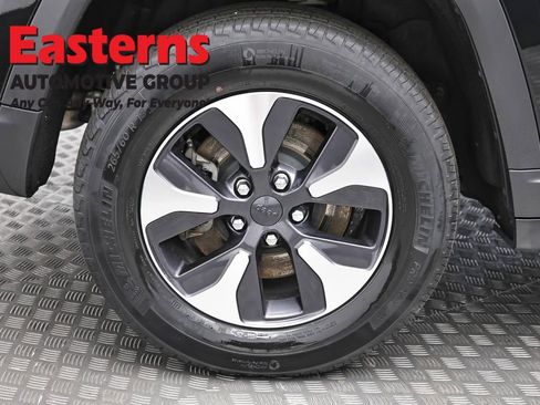 Used 2023 Jeep Grand Cherokee 4WD 4xe w/ Luxury Tech Group II image 33
