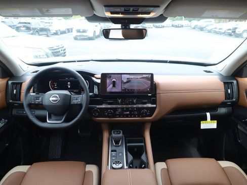 New 2026 Nissan Pathfinder Platinum AWD/4WD image 7
