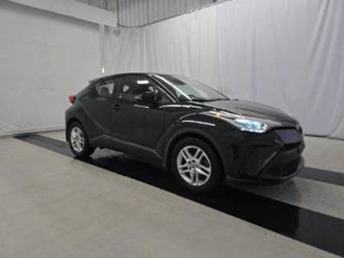 Used 2021 Toyota C-HR LE image 3