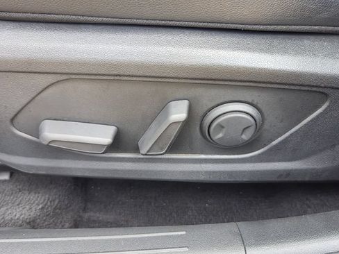 Used 2024 Hyundai Elantra Limited FWD image 12