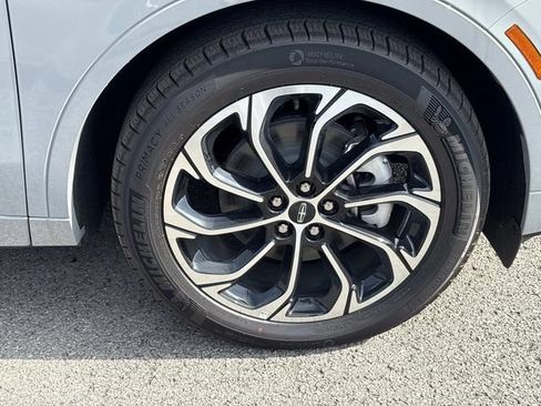 New 2026 Lincoln Nautilus Reserve AWD/4WD image 9