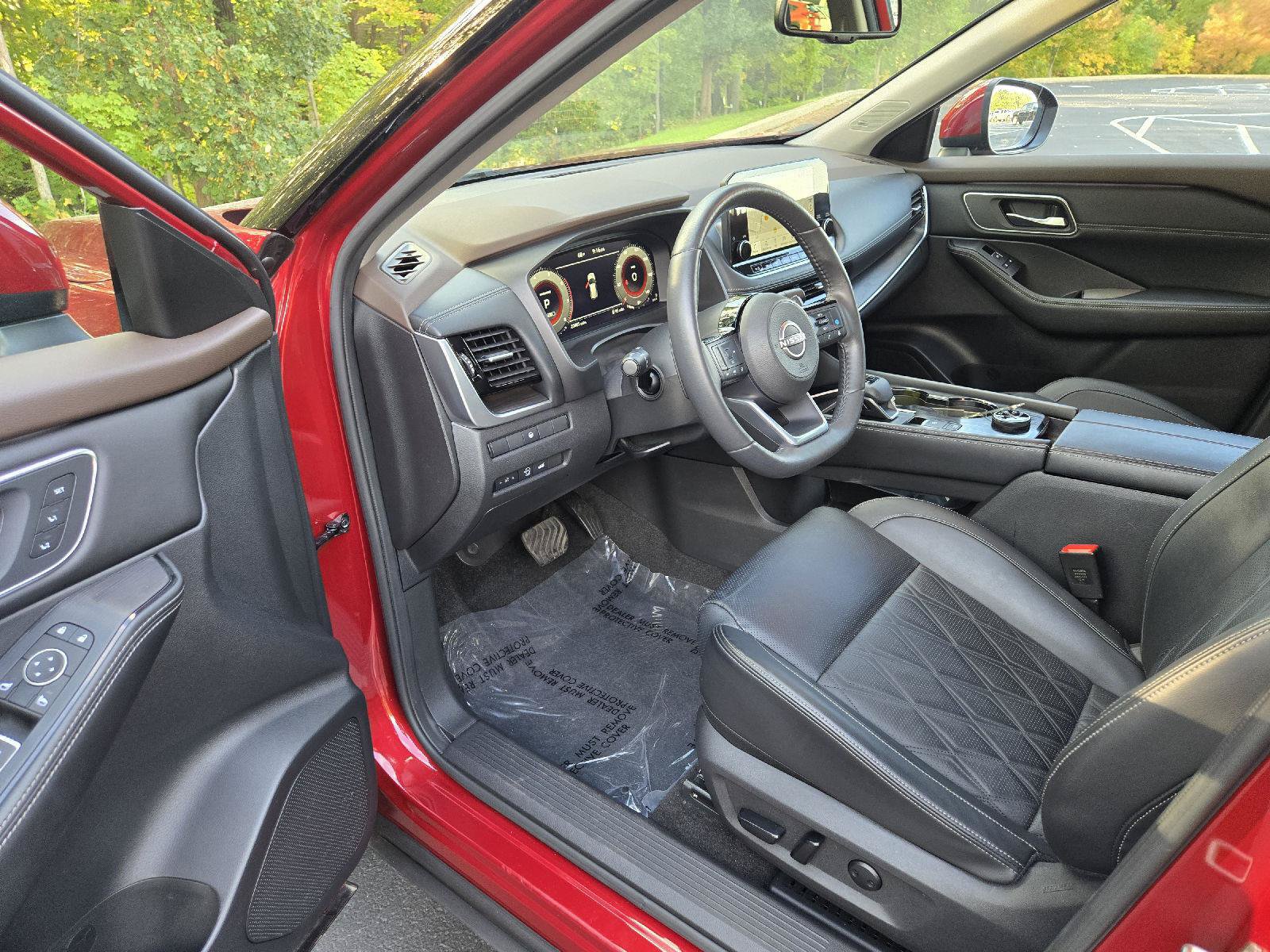 Used 2023 Nissan Rogue Platinum AWD/4WD image 12