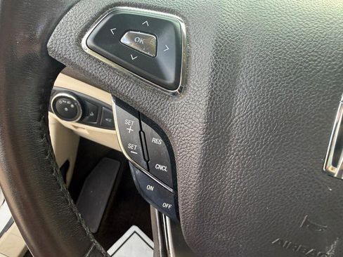 Used 2018 Lincoln MKC Select w/ Select Plus Package image 25