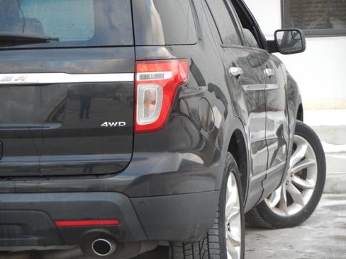 Used 2013 Ford Explorer Limited image 18