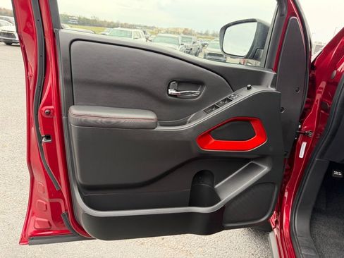 Used 2023 Nissan Frontier PRO-4X w/ Pro Convenience Package image 13