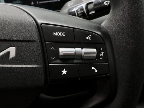 Used 2025 Kia K4 LXS image 28