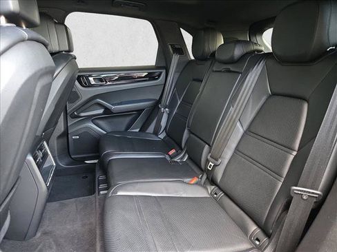 Used 2021 Porsche Cayenne AWD/4WD image 20
