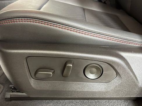 Certified 2025 GMC Canyon AT4 w/ AT4X Package AWD/4WD image 28