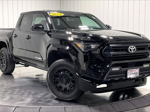 Used 2024 Toyota Tacoma SR5 AWD/4WD image 3