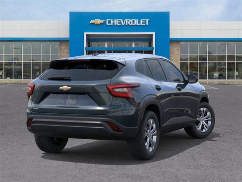 New 2026 Chevrolet Trax LS image 4
