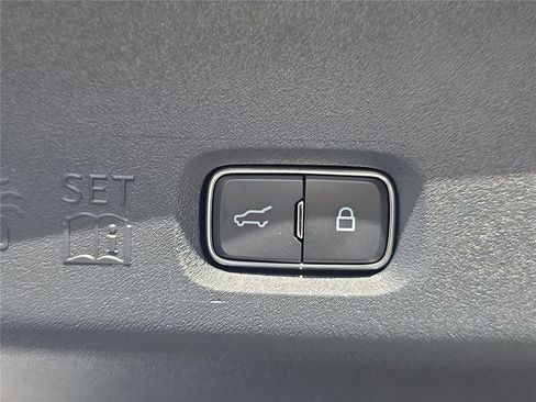 New 2026 Lincoln Navigator Reserve image 25