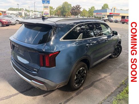 Used 2025 Kia Sorento S w/ Panoramic Sunroof Package AWD/4WD image 9