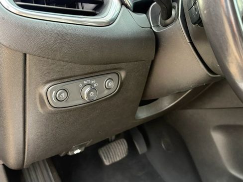 Used 2019 Chevrolet Equinox Premier AWD/4WD image 18