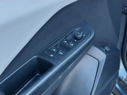 Used 2022 Volkswagen Taos SE image 21