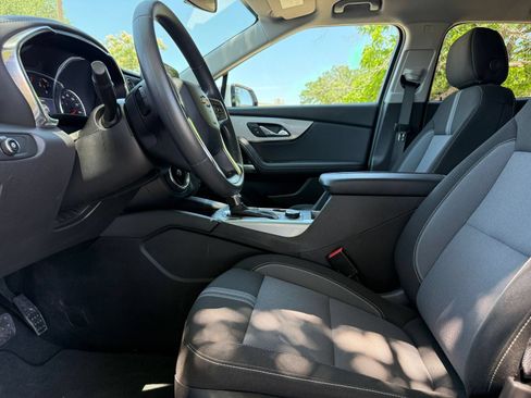 Used 2025 Chevrolet Blazer LT FWD image 27