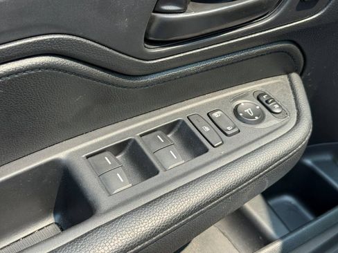 Used 2025 Honda Odyssey Sport-L image 11