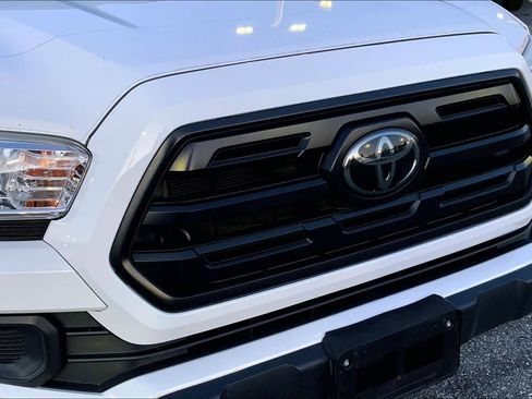 Used 2018 Toyota Tacoma SR image 28