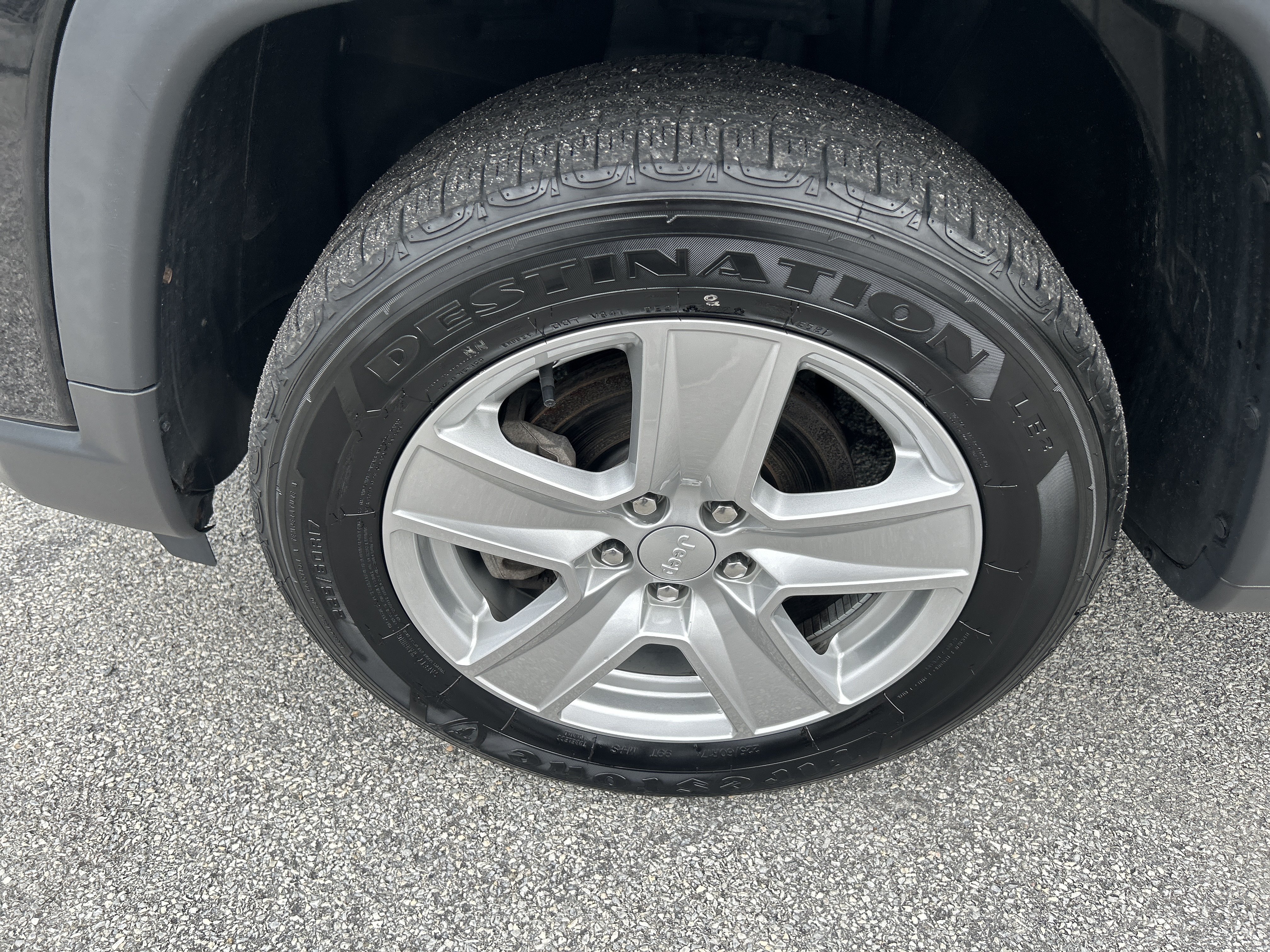 Certified 2022 Jeep Compass Latitude w/ Sun and Sound Group AWD/4WD image 9