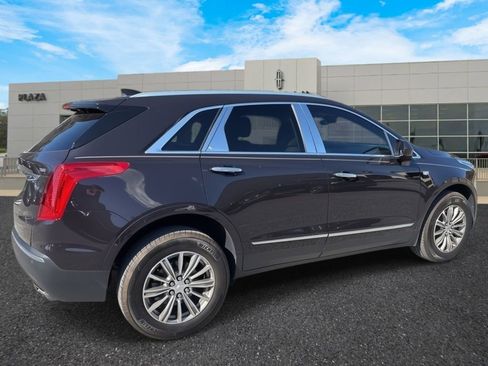 Used 2018 Cadillac XT5 Luxury w/ Driver Awareness Package image 3