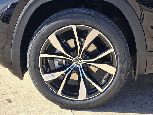 New 2026 Volkswagen Atlas Cross Sport SEL Premium R-Line image 10