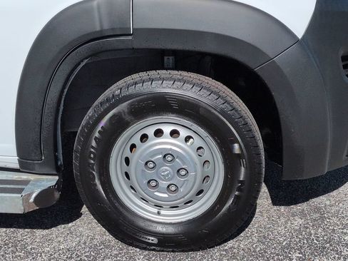 Used 2025 RAM ProMaster 2500 w/ U-Haul Equipment Group FWD image 11