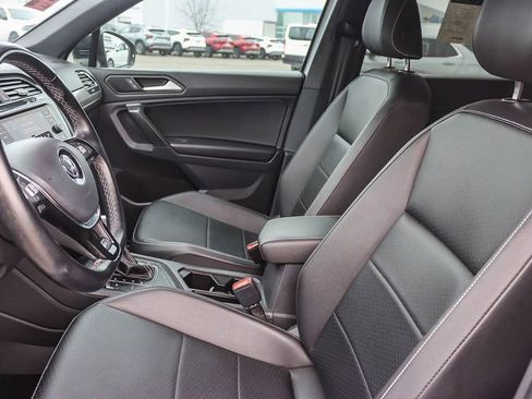 Used 2021 Volkswagen Tiguan SE R-Line image 9