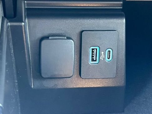 Used 2021 Ford Explorer 4WD image 25