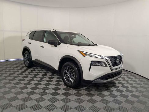 Used 2023 Nissan Rogue S AWD/4WD image 3