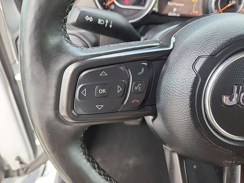 Used 2022 Jeep Gladiator Sport AWD/4WD image 15