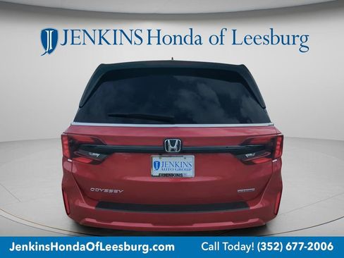 New 2026 Honda Odyssey Touring image 4
