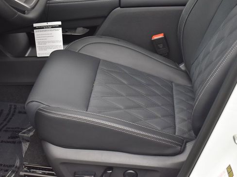 New 2026 Nissan Rogue Platinum w/ Platinum Premium Package image 17