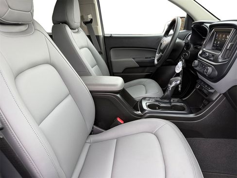 Used 2022 Chevrolet Colorado W/T w/ Custom Special Edition image 15