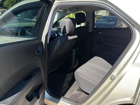 Used 2016 Chevrolet Equinox LS FWD image 28