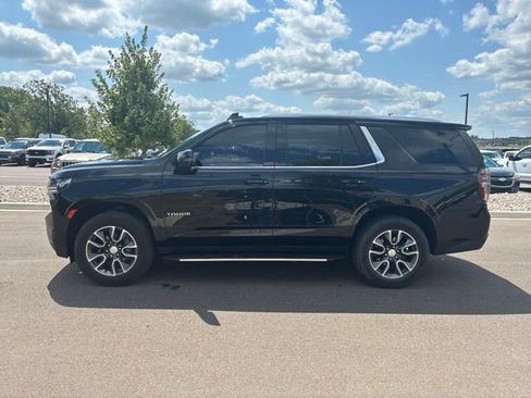 Used 2021 Chevrolet Tahoe LT w/ LT Signature Package AWD/4WD image 3