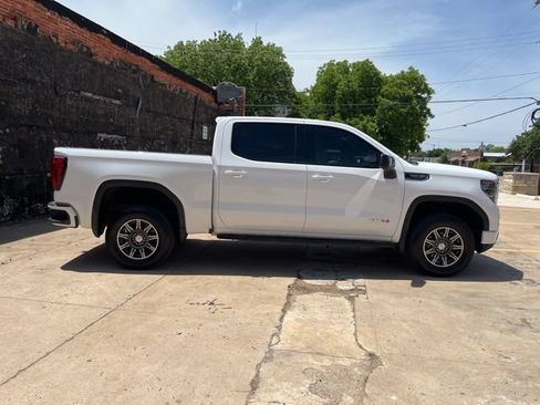 Used 2024 GMC Sierra 1500 AT4 w/ Technology Package AWD/4WD image 6