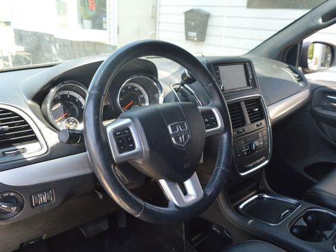 Used 2017 Dodge Grand Caravan GT FWD image 32