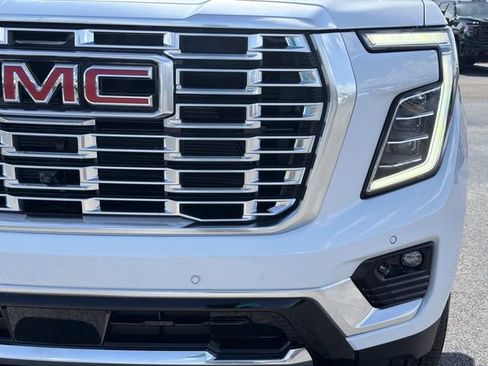 New 2026 GMC Yukon XL Denali w/ Denali Reserve Package AWD/4WD image 9