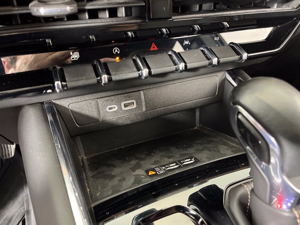 Certified 2023 GMC Canyon AT4 w/ AT4 Premium Package AWD/4WD image 35