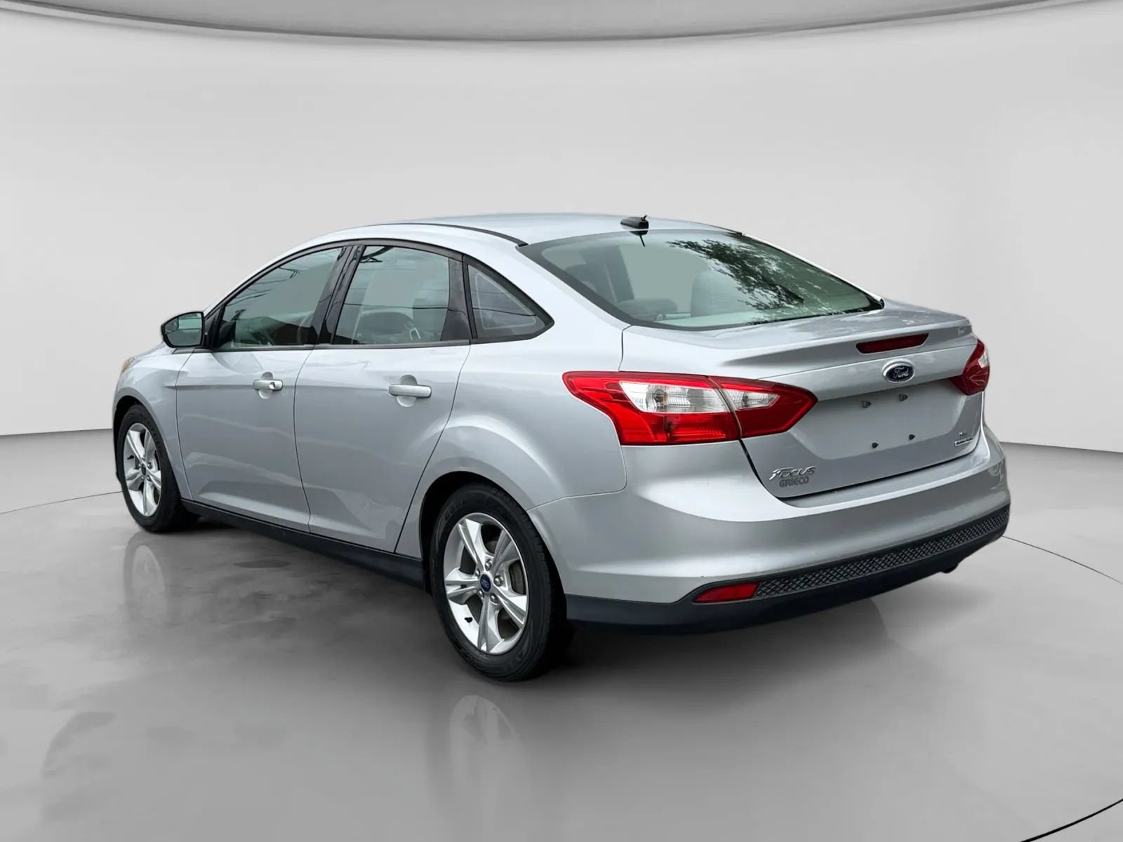 Used 2014 Ford Focus SE FWD image 3
