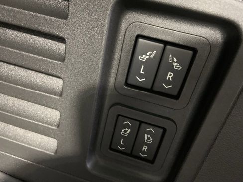 Used 2026 GMC Acadia Denali w/ Super Cruise Package image 23