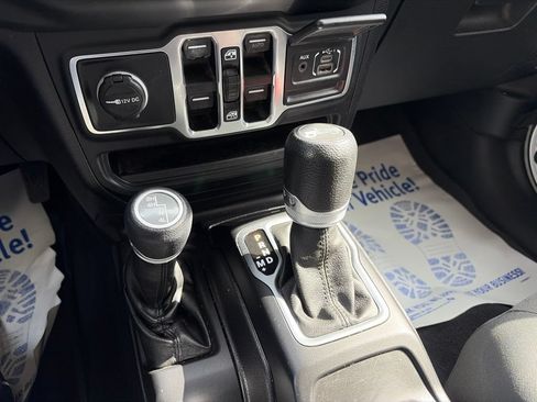 Used 2018 Jeep Wrangler Unlimited Sport S AWD/4WD image 15