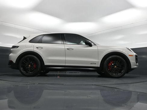 New 2026 Porsche Cayenne GTS AWD/4WD image 30