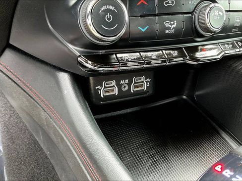 Used 2025 Dodge Durango GT AWD/4WD image 18