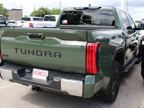 Used 2022 Toyota Tundra SR5 w/ TRD Off-Road Premium Package AWD/4WD image 10