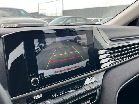 Used 2025 Toyota Camry LE FWD image 23