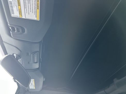 Used 2018 Jeep Wrangler Unlimited Sport S image 33