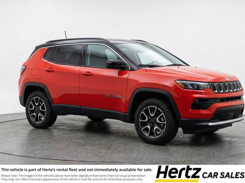 Used 2025 Jeep Compass Trailhawk AWD/4WD image 1