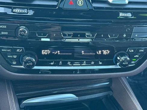 Used 2022 BMW M550i xDrive w/ Executive Package image 23